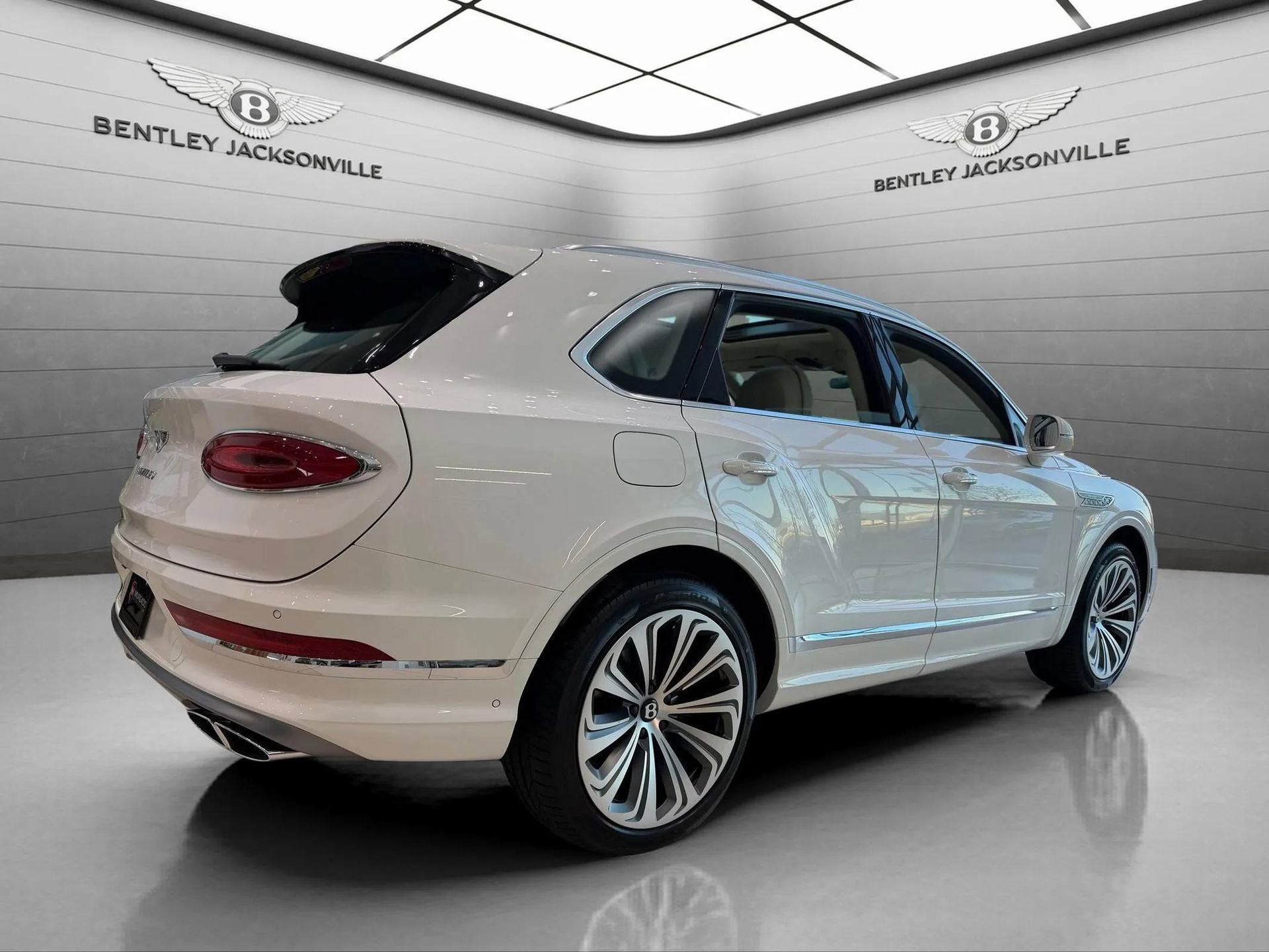 New 2025 Bentley Bentayga image 14