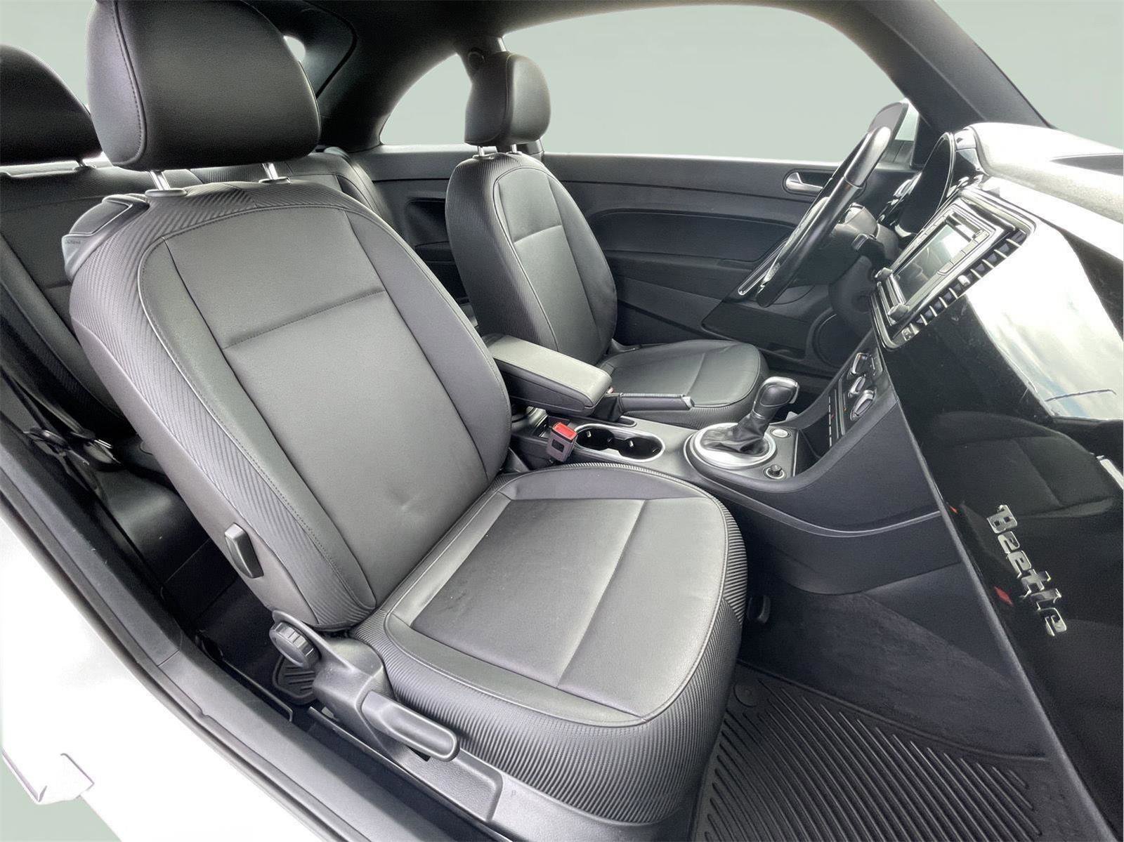 Used 2018 Volkswagen Beetle 2.0T S w/ Style & Comfort Package For S image 19