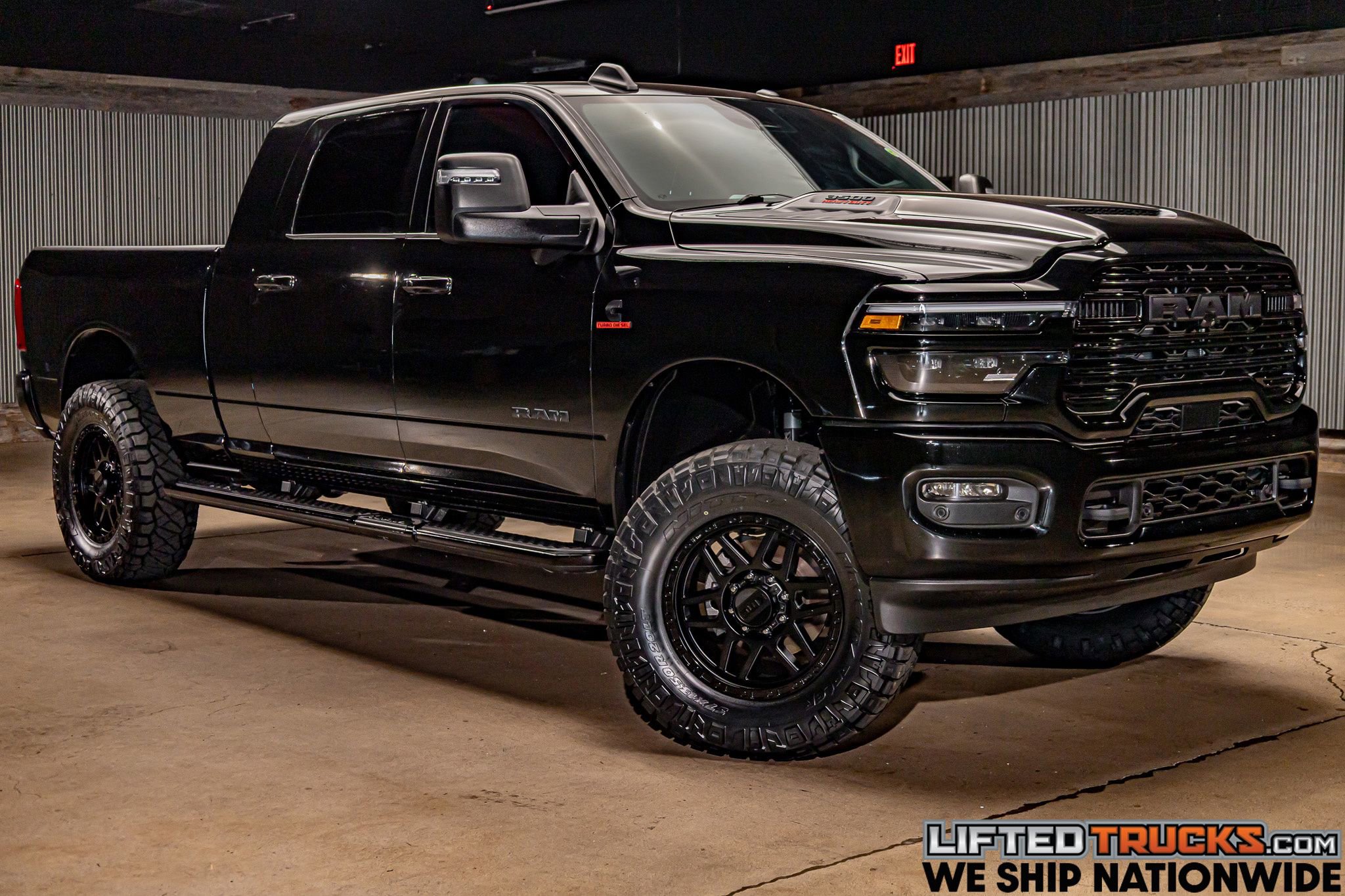 Used 2025 RAM 3500 Laramie AWD/4WD image 1