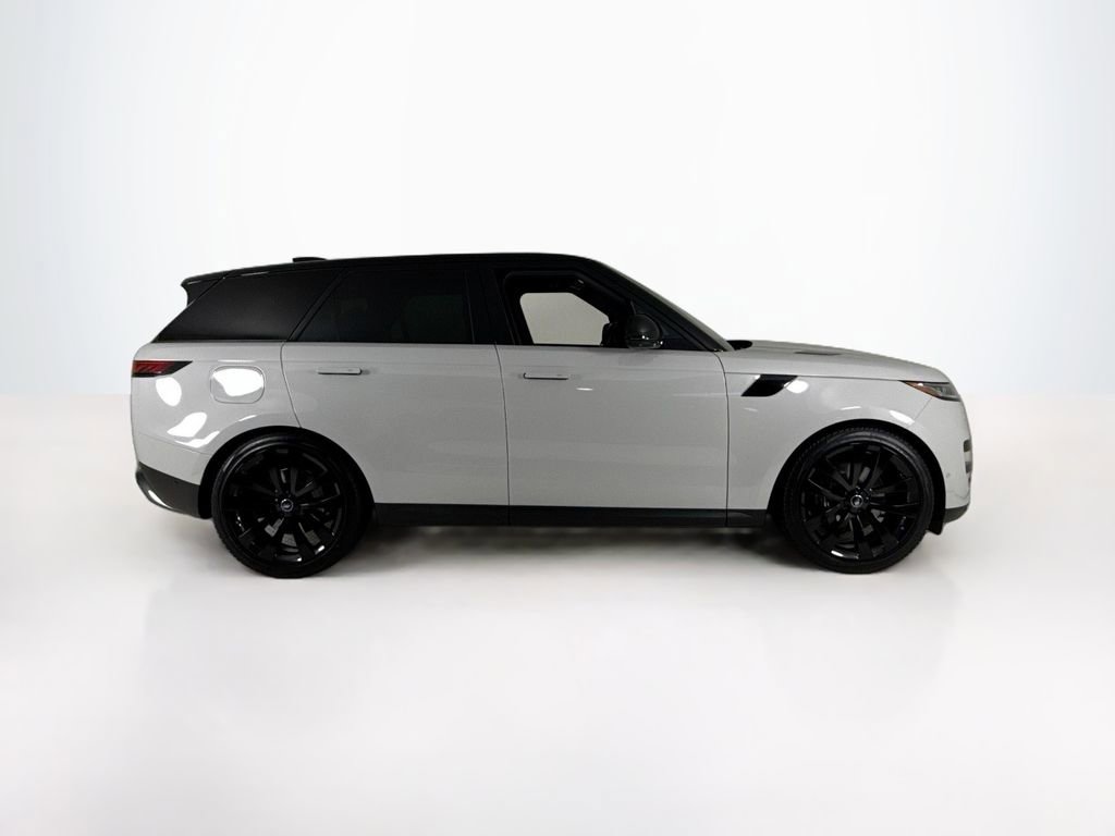 Used 2024 Land Rover Range Rover Sport SE image 6
