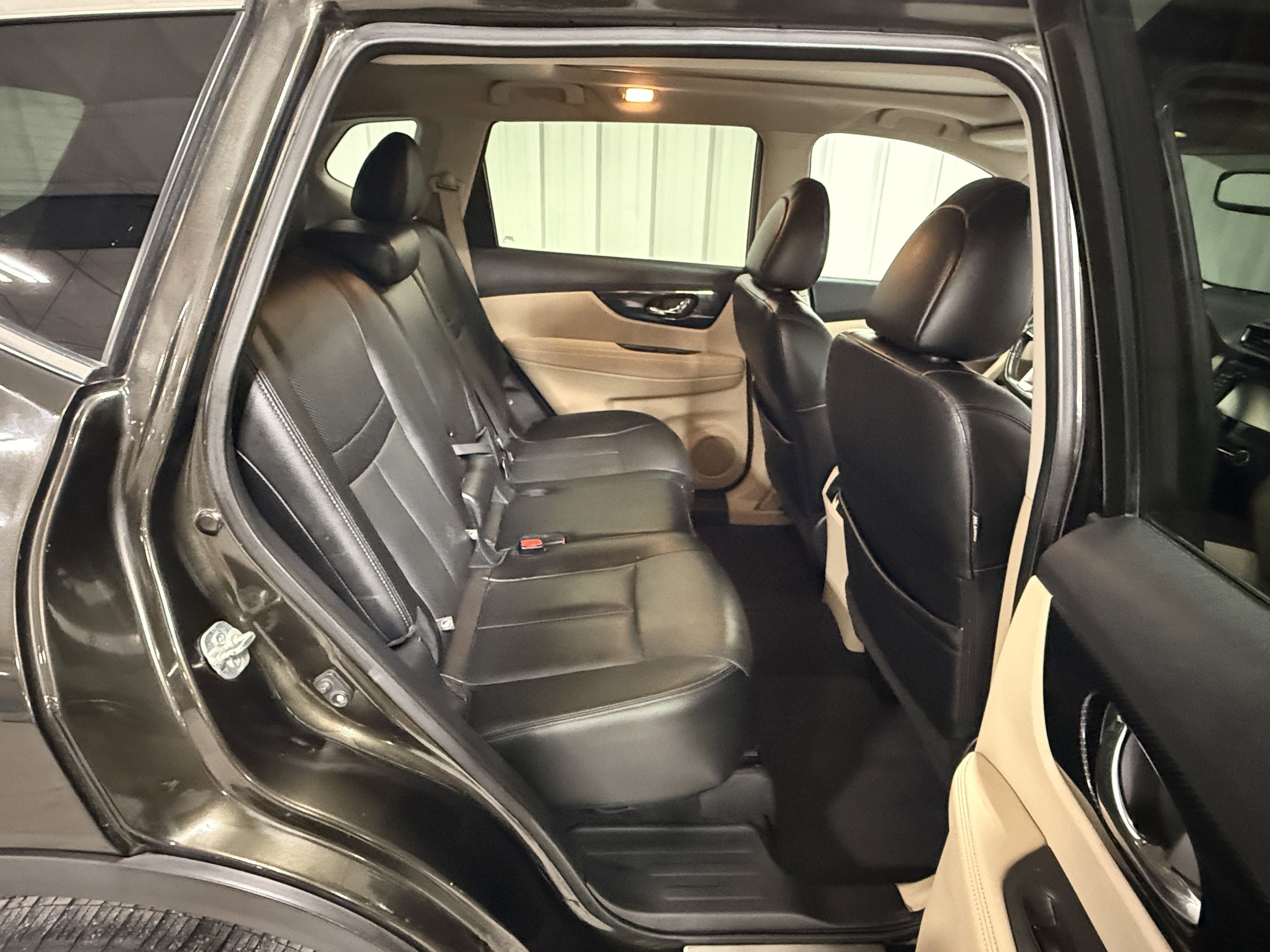 Used 2017 Nissan Rogue SL w/ SL Premium Package image 11