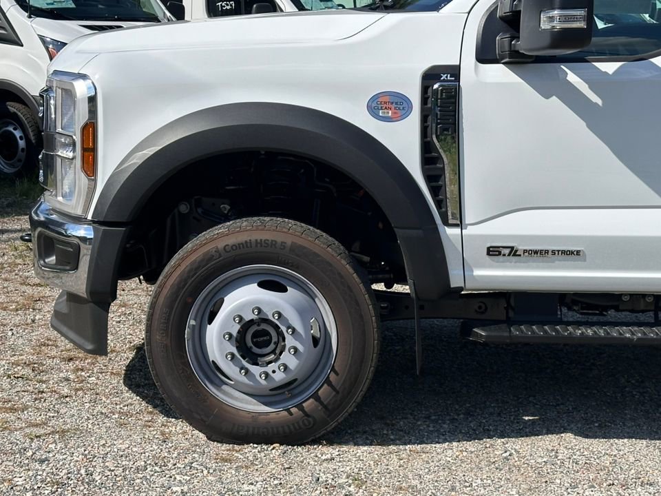 New 2025 Ford F550 4x4 Crew Cab image 5