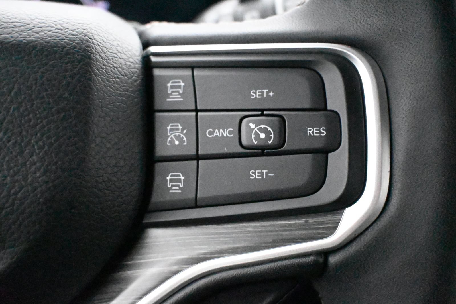 Used 2024 Jeep Wagoneer Series III AWD/4WD image 9