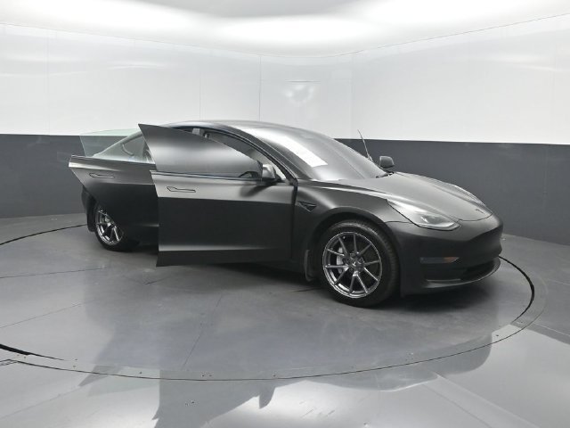 Used 2022 Tesla Model 3 Long Range AWD/4WD image 30