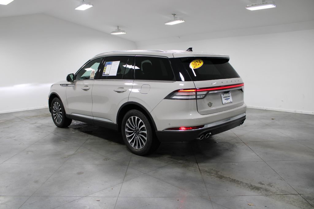 Used 2024 Lincoln Aviator Reserve w/ Equipment Group 201A image 7