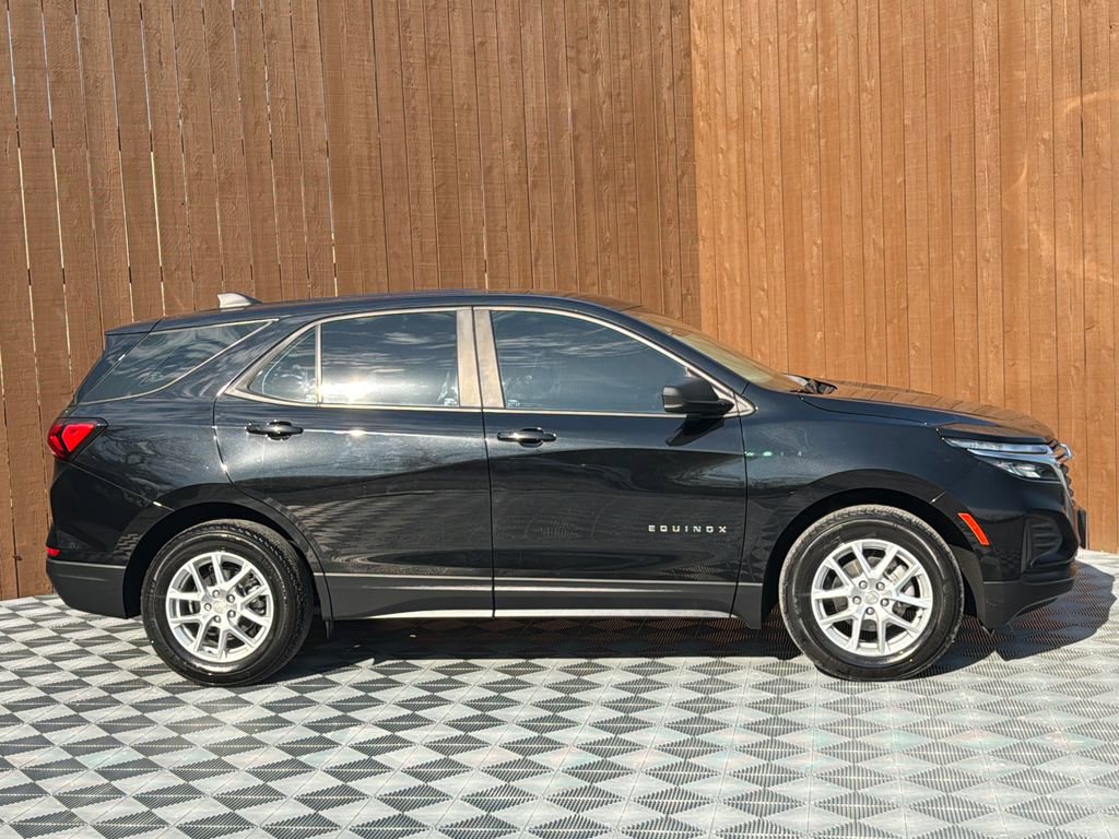 Used 2024 Chevrolet Equinox LS image 11