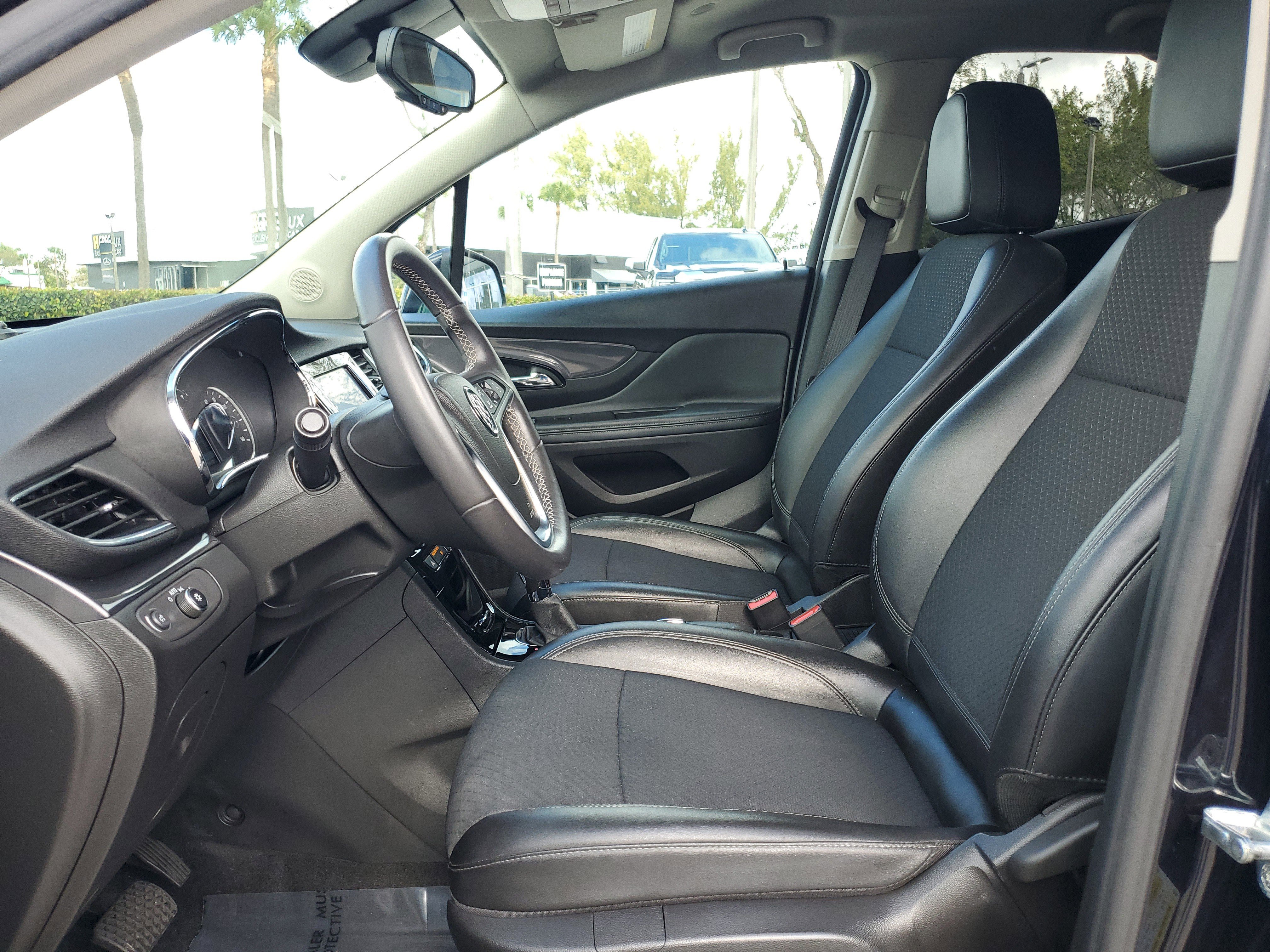 Used 2022 Buick Encore Preferred w/ Safety Package image 11