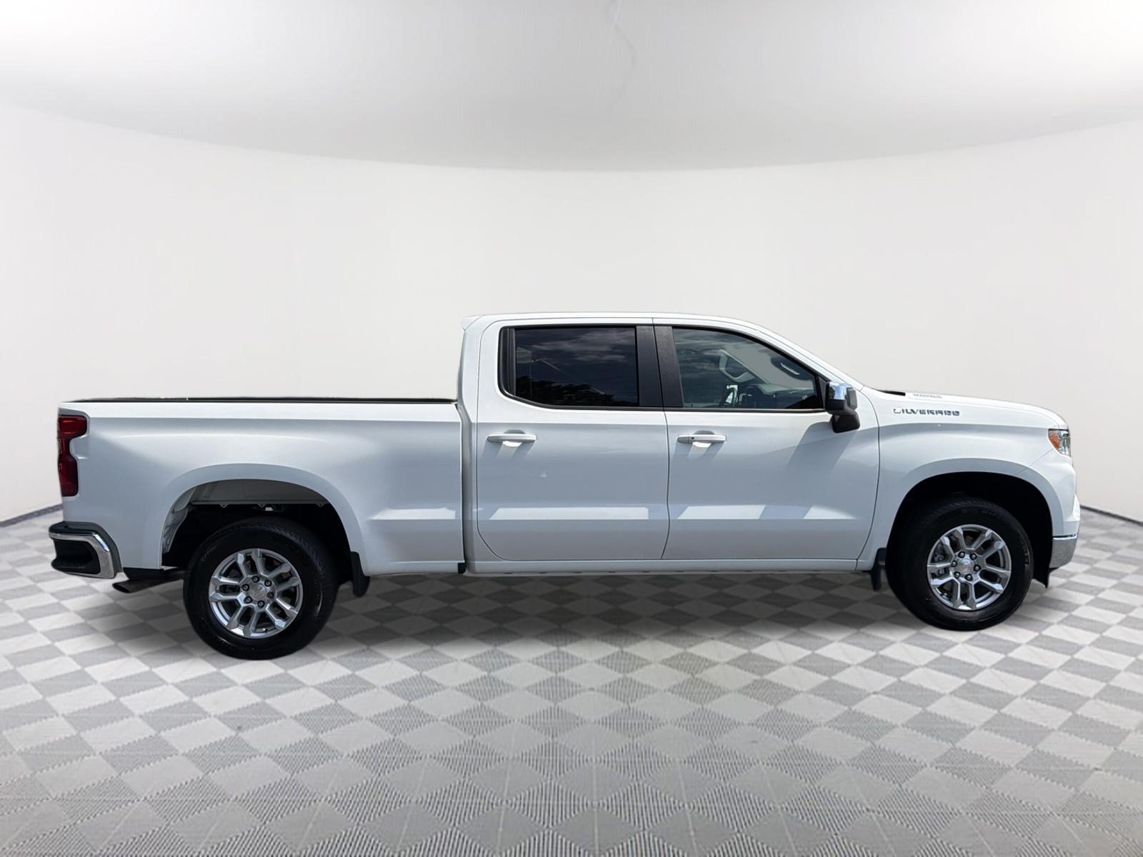 Used 2025 Chevrolet Silverado 1500 LT RWD image 4