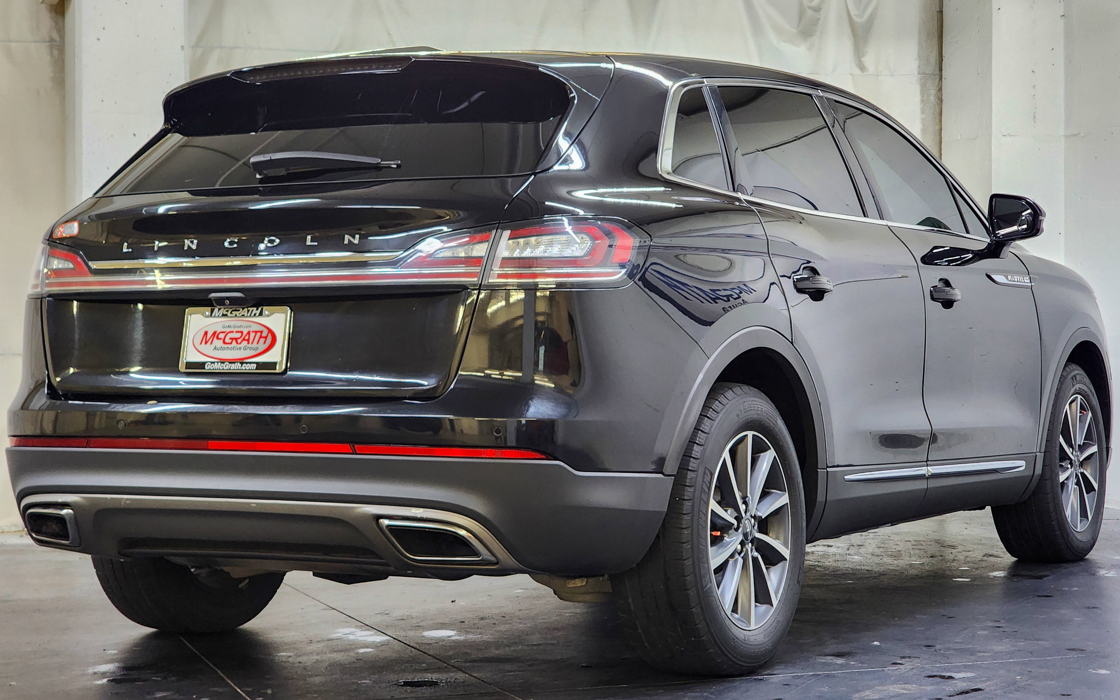 Used 2022 Lincoln Nautilus FWD image 5