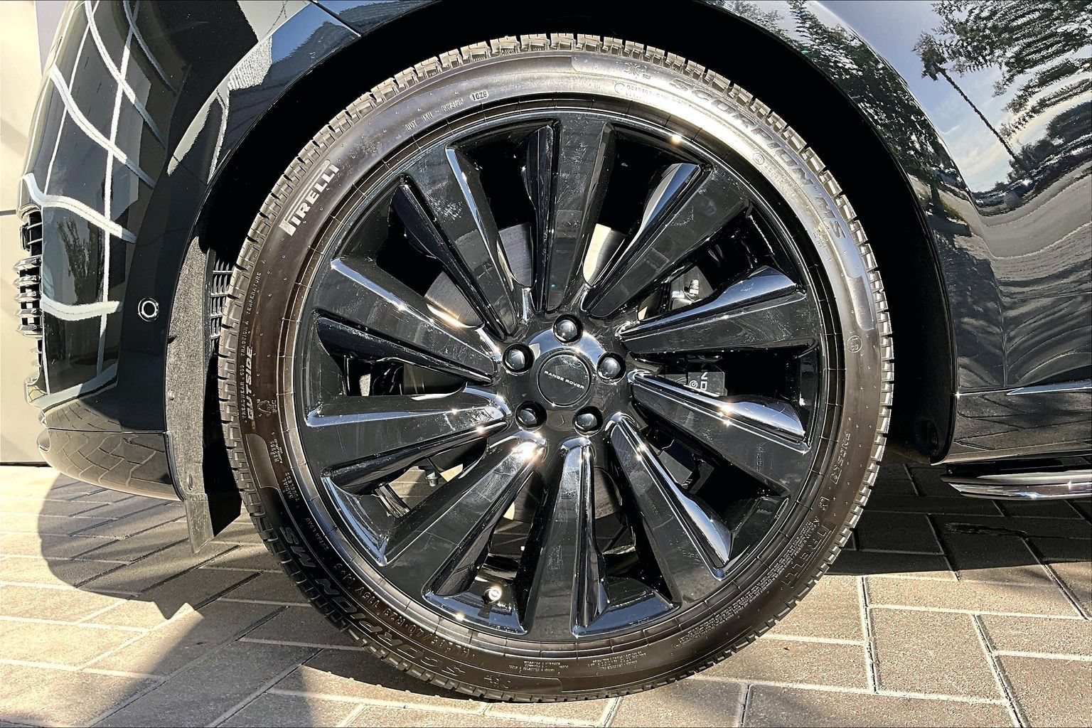 New 2026 Land Rover Range Rover Long Wheel Base SV AWD/4WD image 13