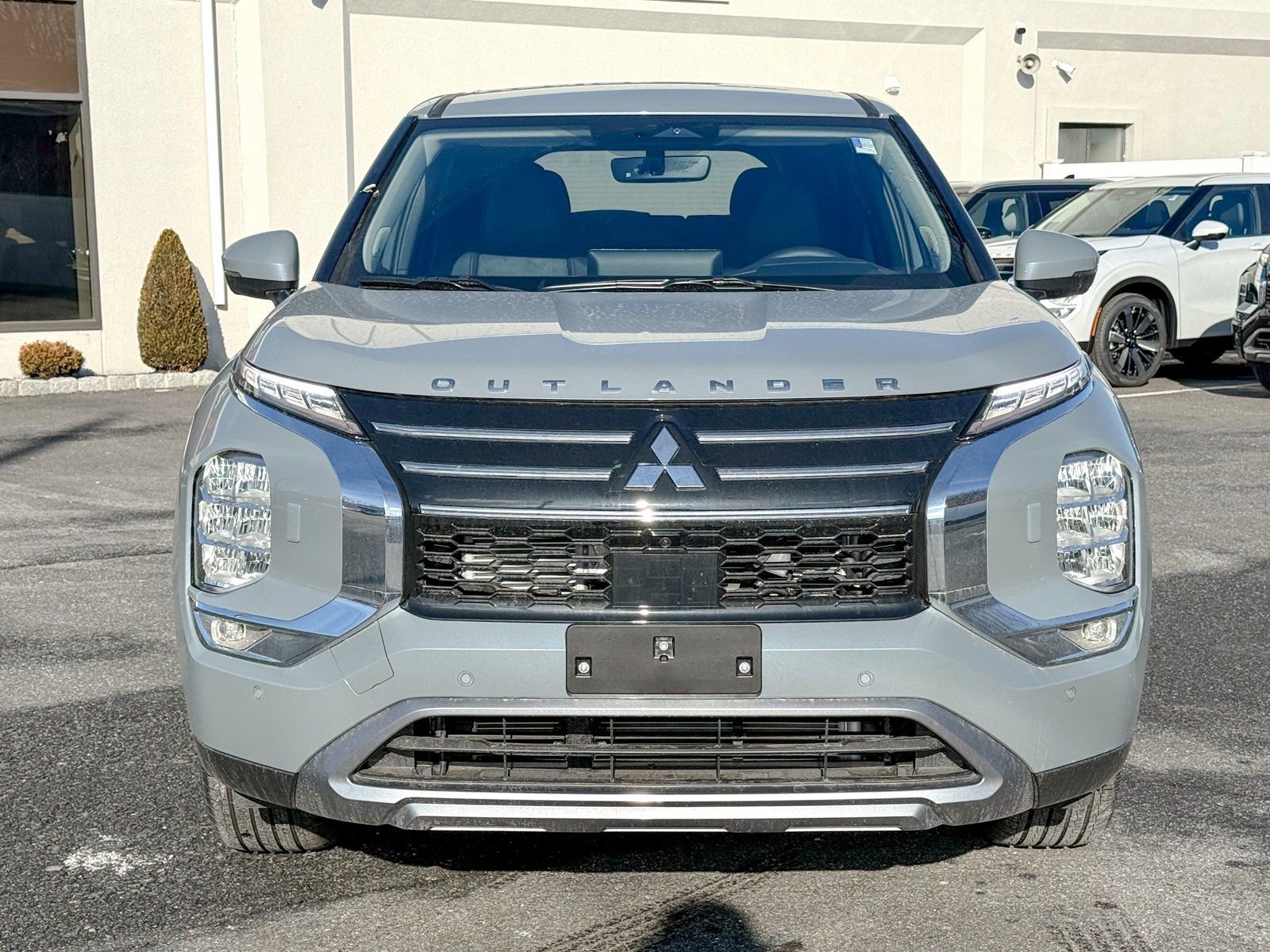 New 2026 Mitsubishi Outlander SE image 2