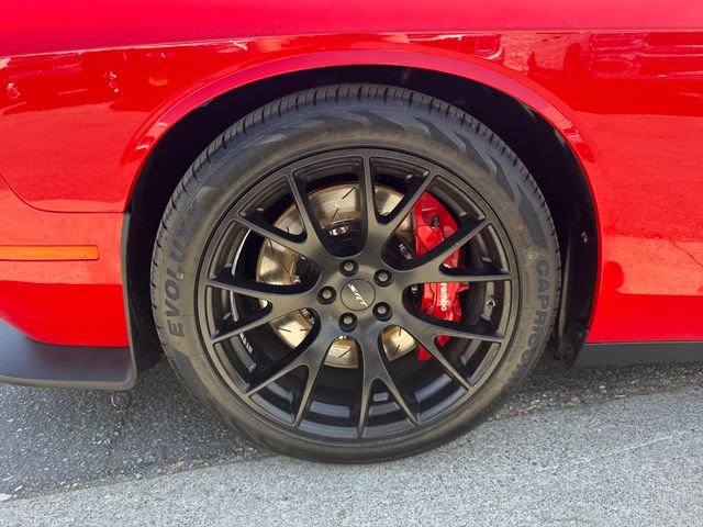 Used 2016 Dodge Challenger SRT Hellcat RWD image 19