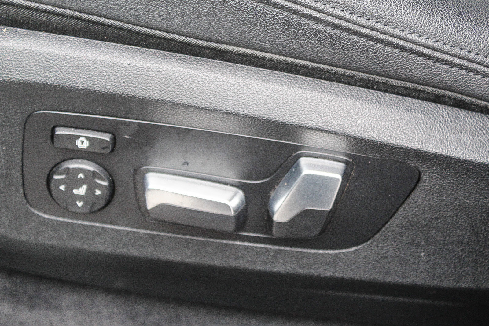 Used 2020 BMW X5 sDrive40i w/ Premium Package image 21