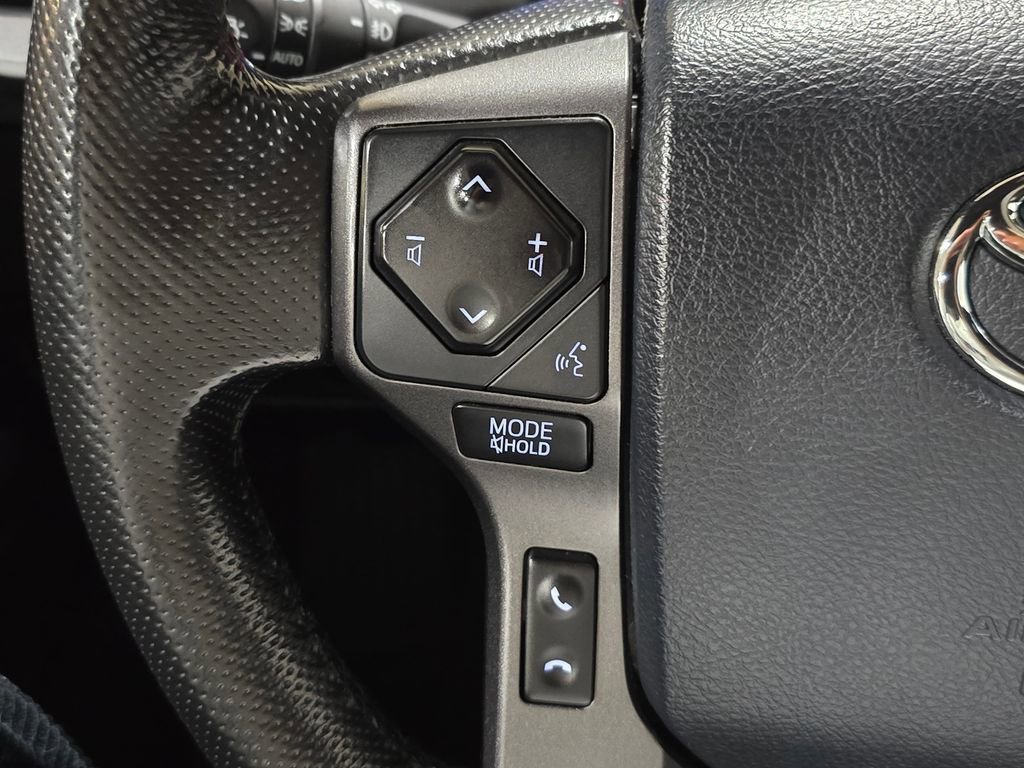 Used 2016 Toyota Tacoma TRD Off-Road image 19