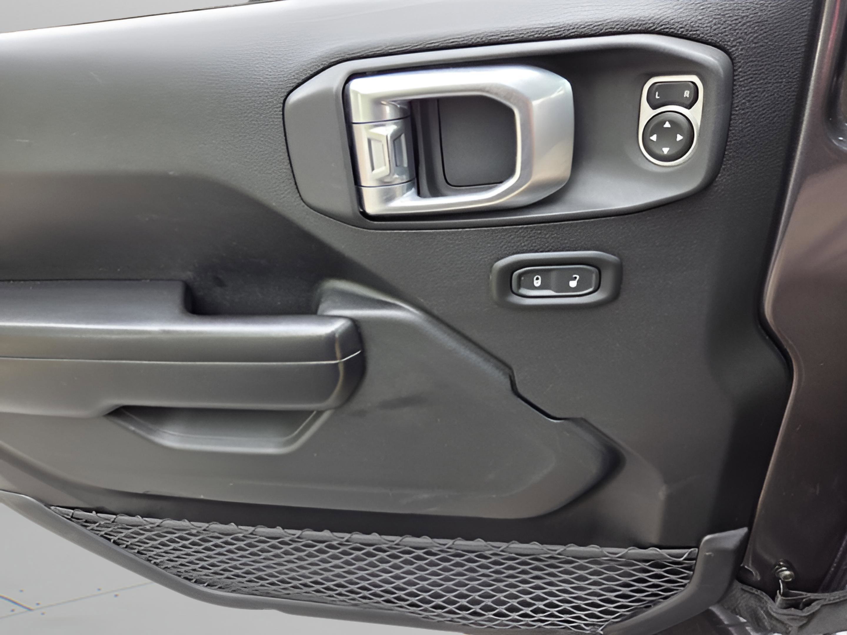 Used 2020 Jeep Wrangler Unlimited Sport image 23