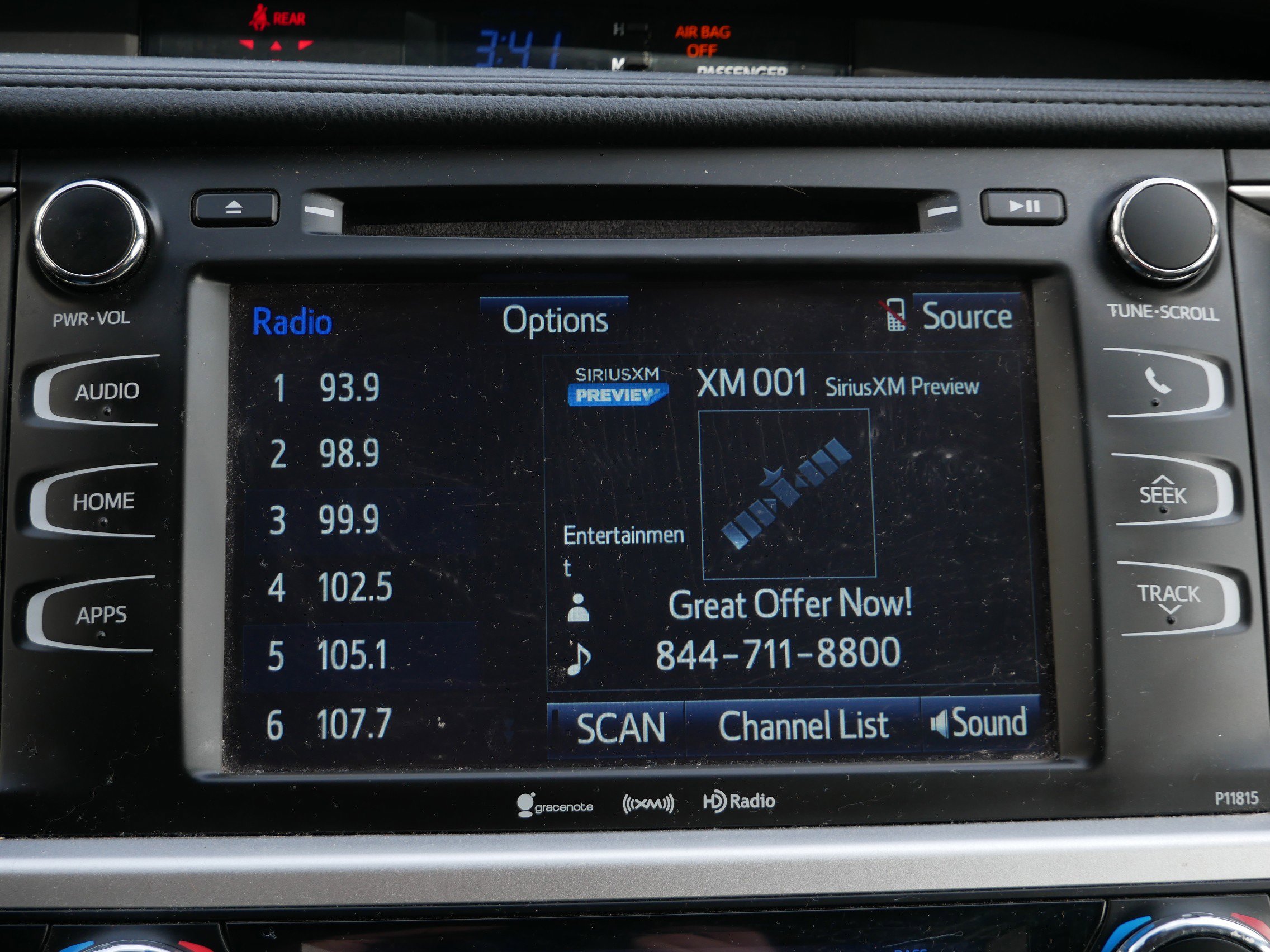 Used 2019 Toyota Highlander Plus AWD/4WD image 14