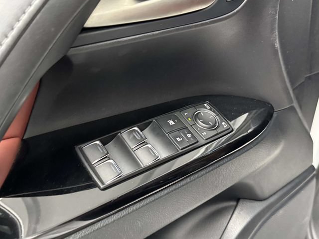 Used 2019 Lexus LX 570 4WD w/ Luxury Package image 36
