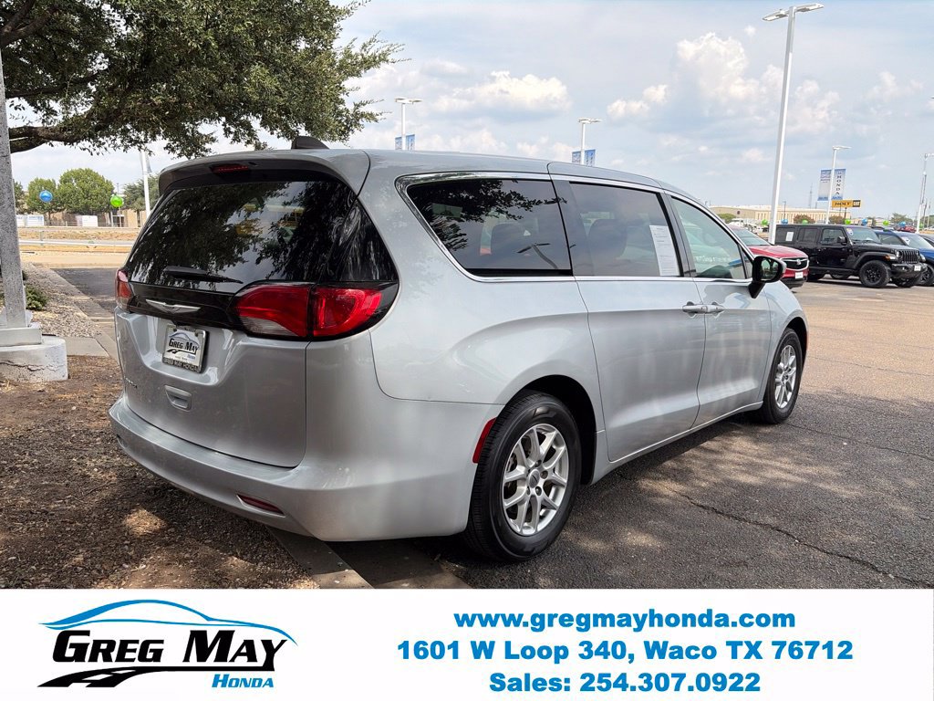 Used 2023 Chrysler Voyager LX FWD image 8