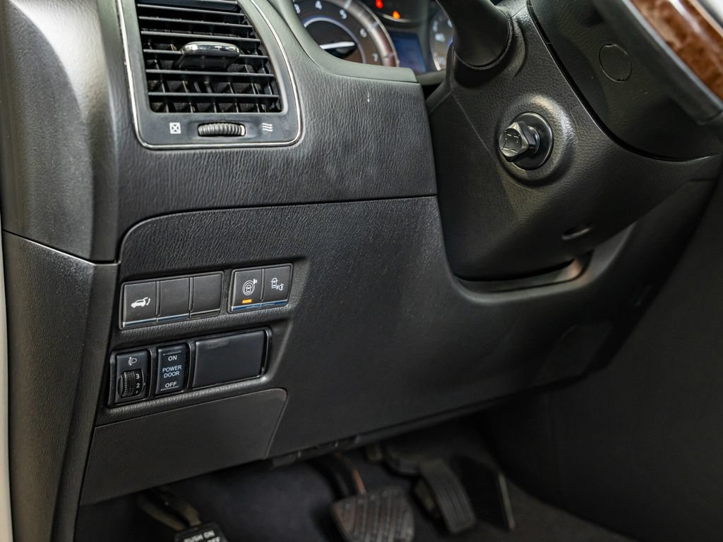 Used 2017 INFINITI QX80 4WD w/ Driver Assistance Package image 20