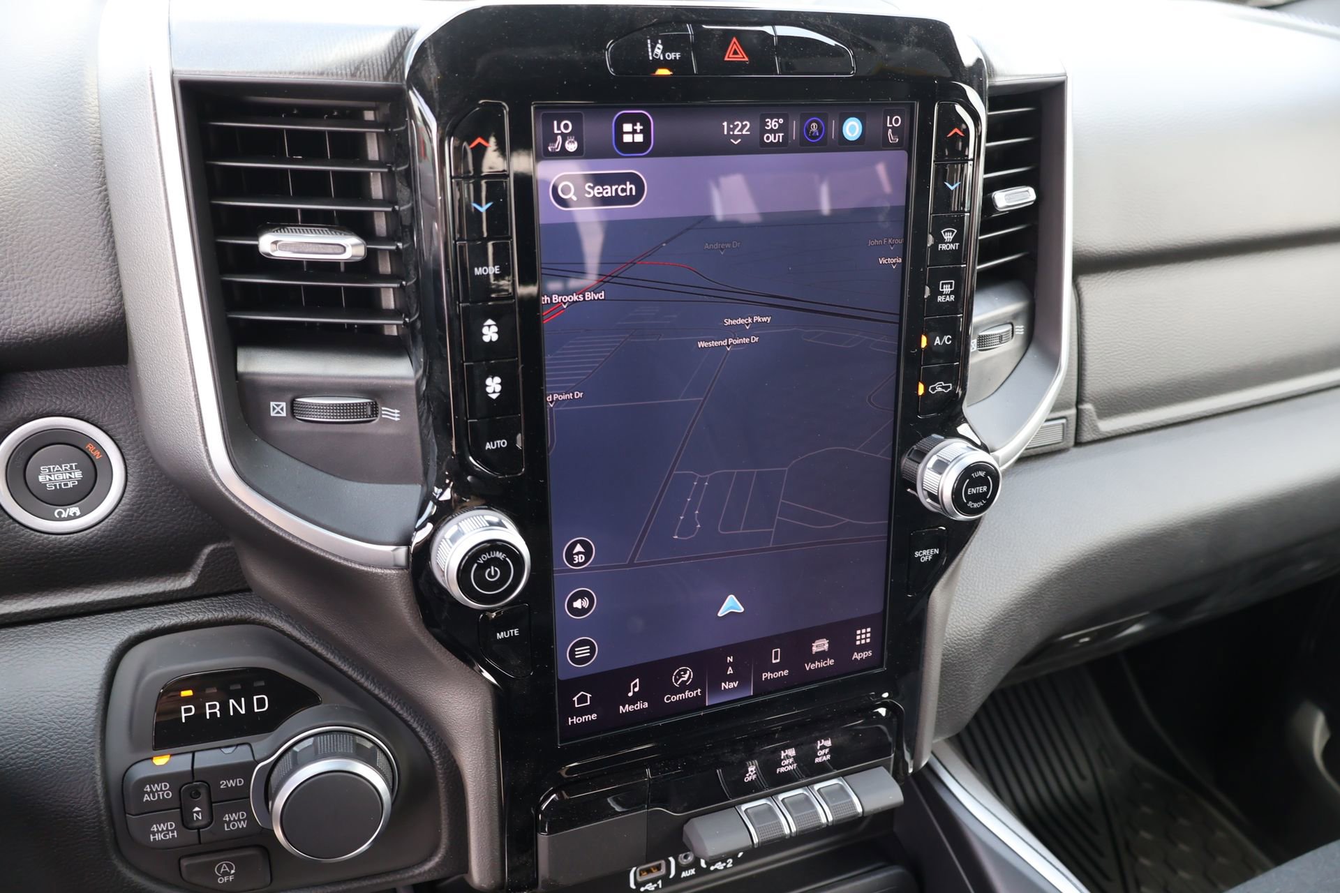 New 2026 RAM 1500 4x4 Crew Cab image 7