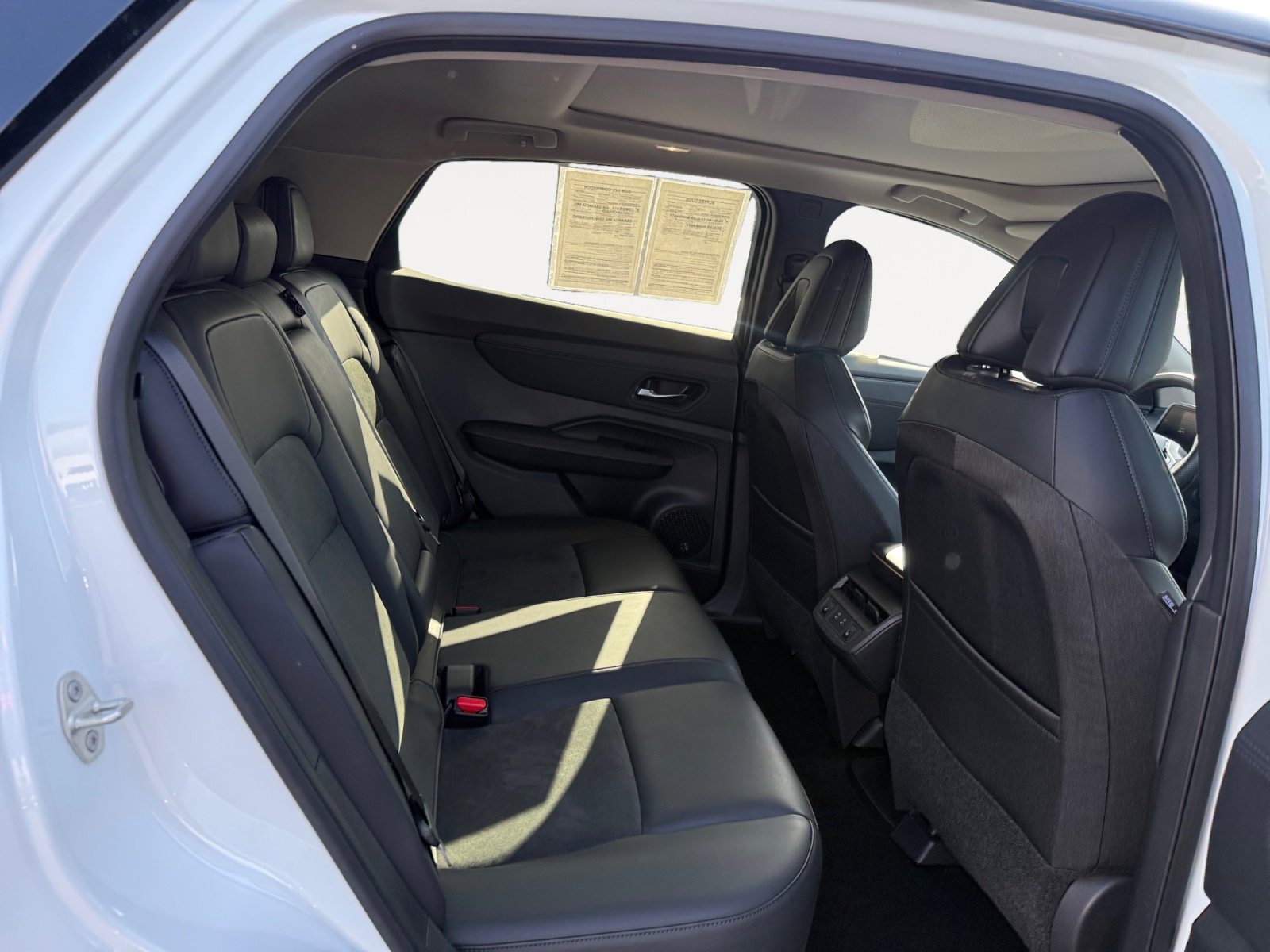 Used 2025 Nissan Ariya AWD image 18