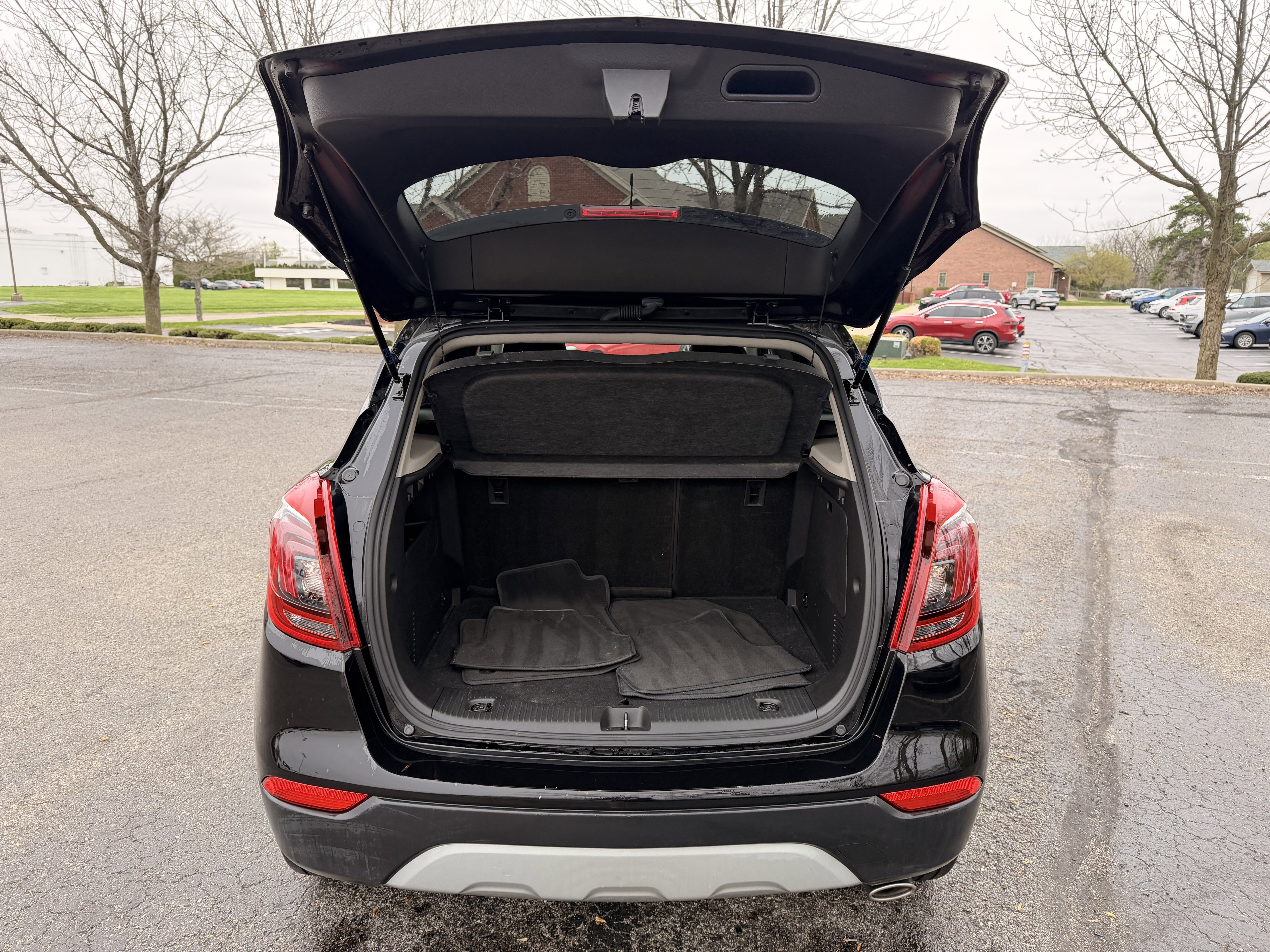 Used 2021 Buick Encore Preferred w/ Safety Package FWD image 12