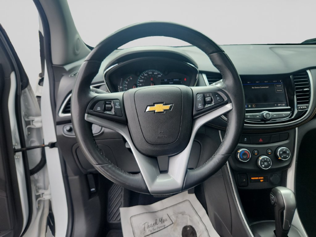 Used 2020 Chevrolet Trax LT w/ Sun & Sound Package AWD/4WD image 13