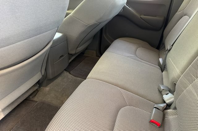Used 2018 Nissan Frontier SV AWD/4WD image 12