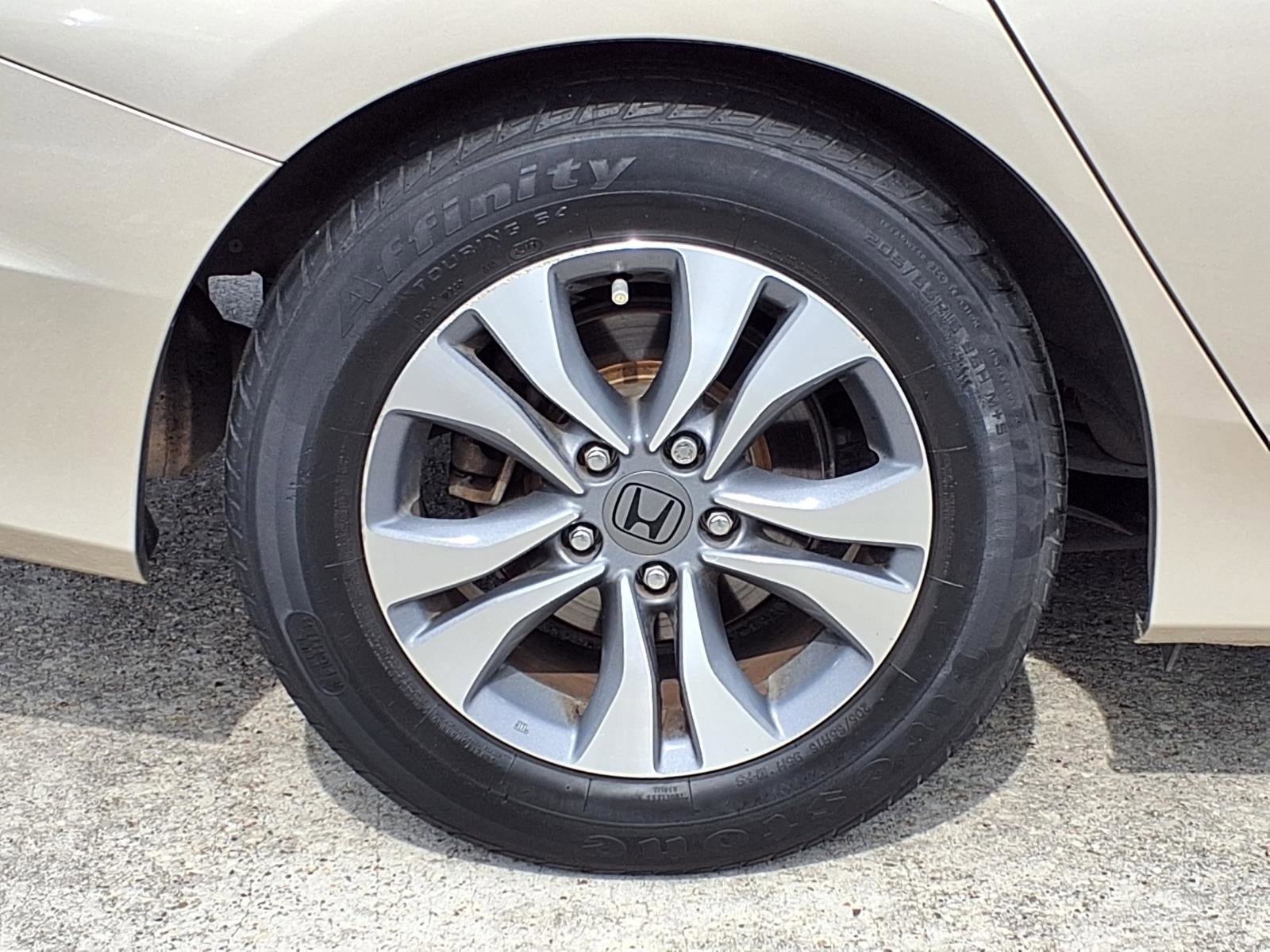 Used 2015 Honda Accord LX image 27
