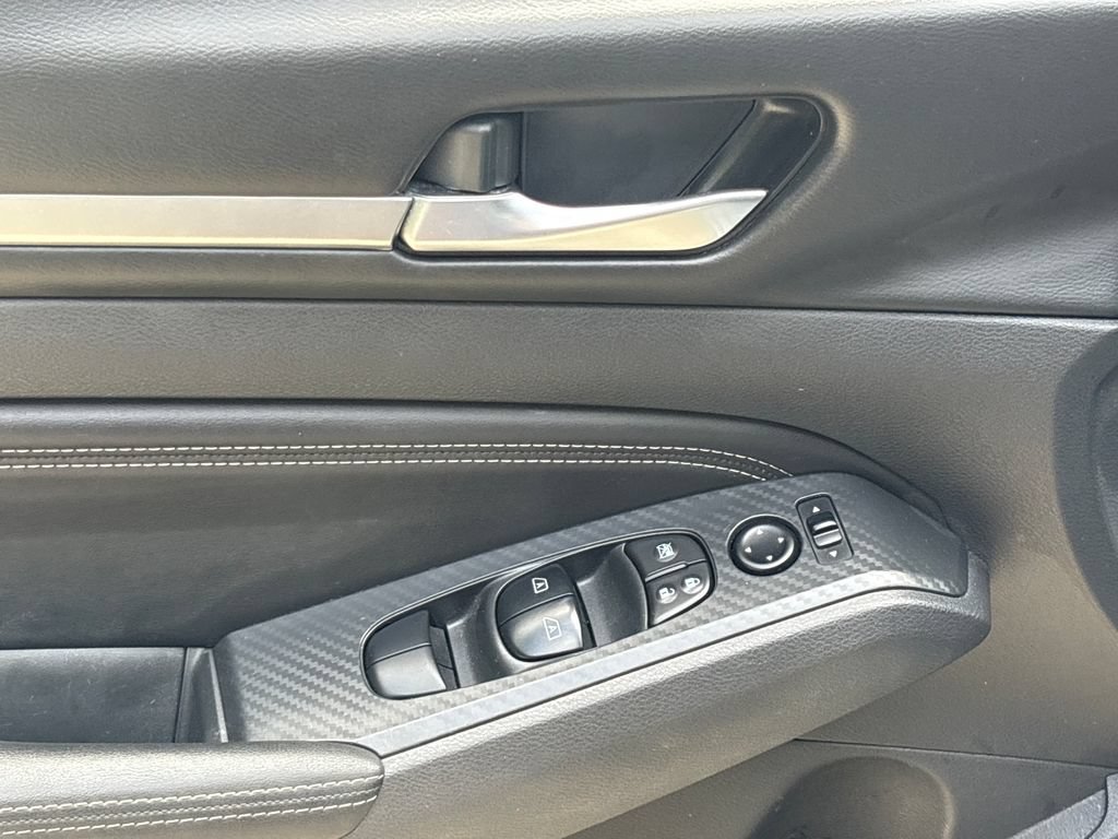 Used 2019 Nissan Altima 2.5 SL FWD image 17
