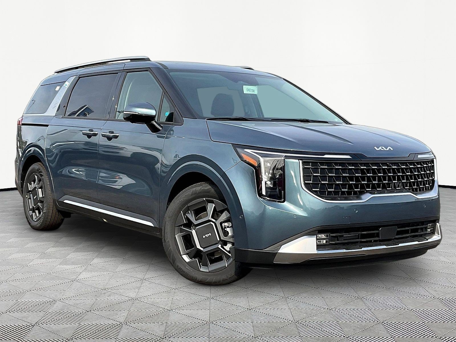 New 2027 Kia Carnival Hybrid FWD image 3