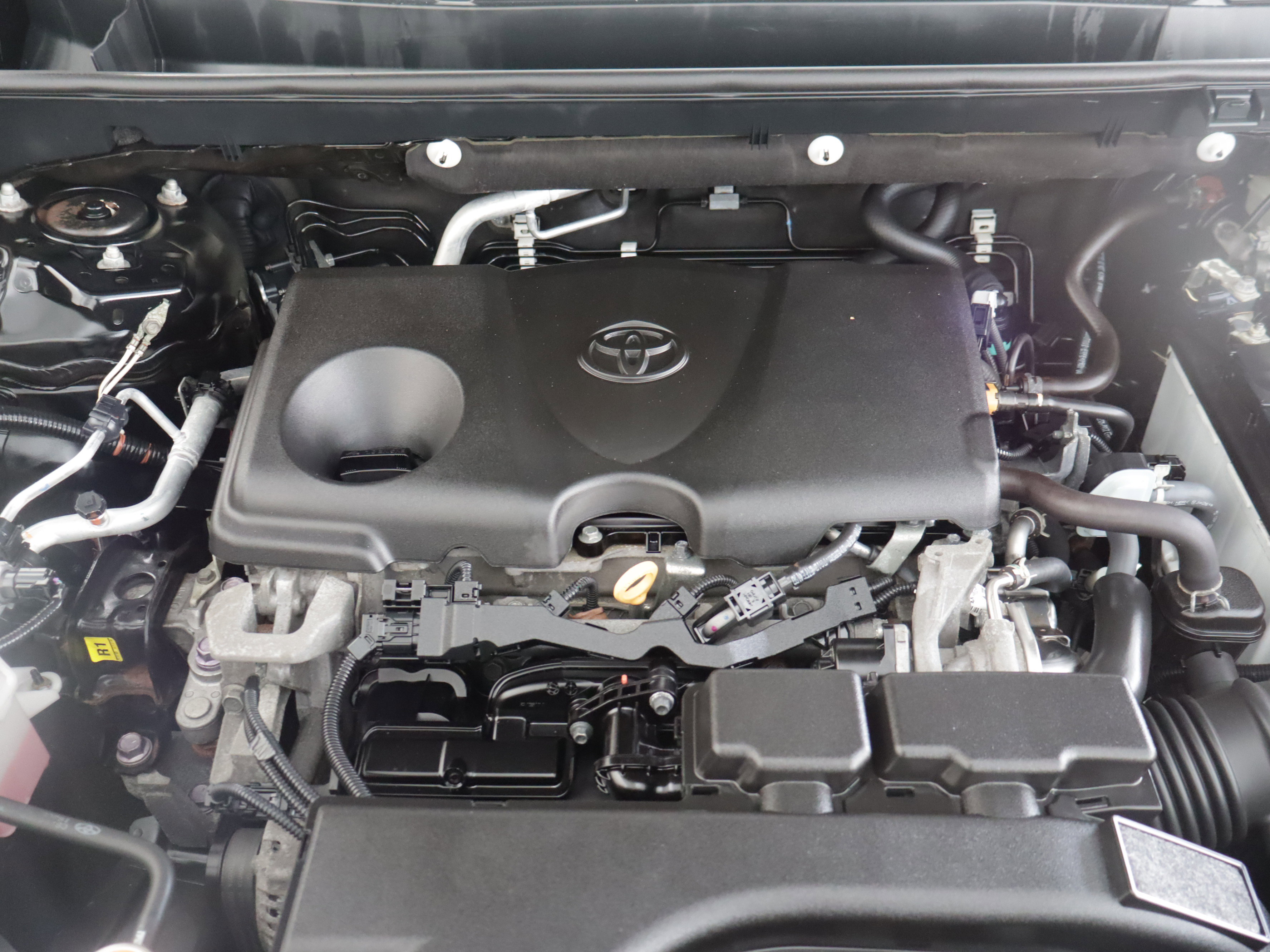 Used 2021 Toyota RAV4 LE image 26