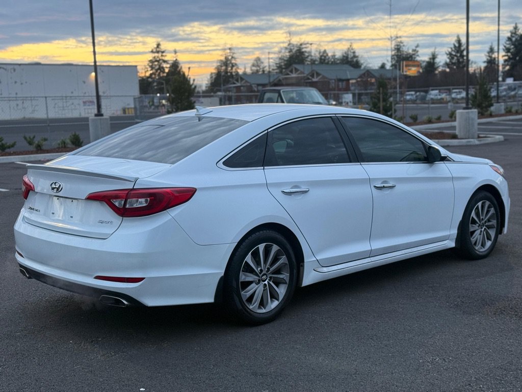 Used 2015 Hyundai Sonata Sport w/ Option Group 04 FWD image 4