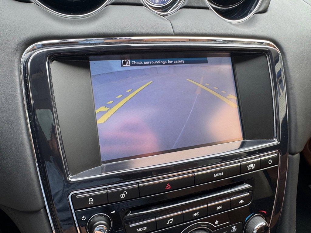 Used 2011 Jaguar XJ L image 19