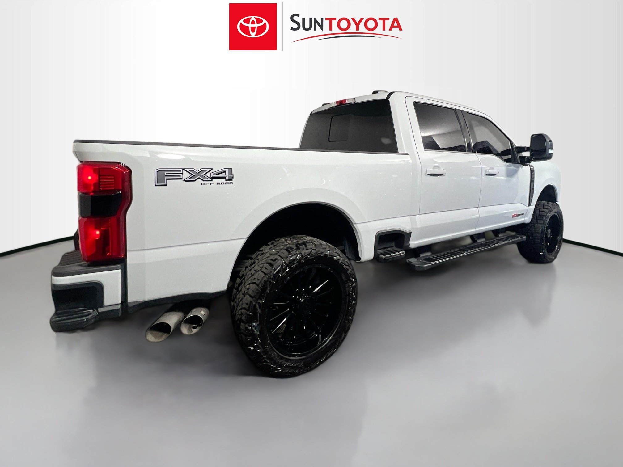 Used 2025 Ford F250 Lariat w/ Lariat Ultimate Package AWD/4WD image 4