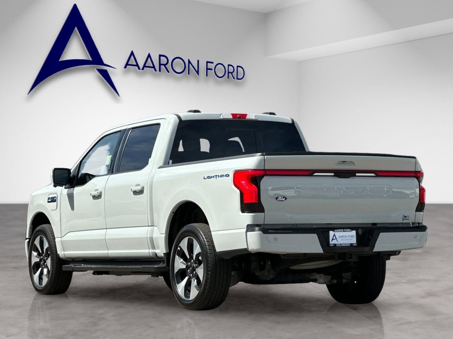 Used 2024 Ford F150 Lightning Platinum AWD/4WD image 4