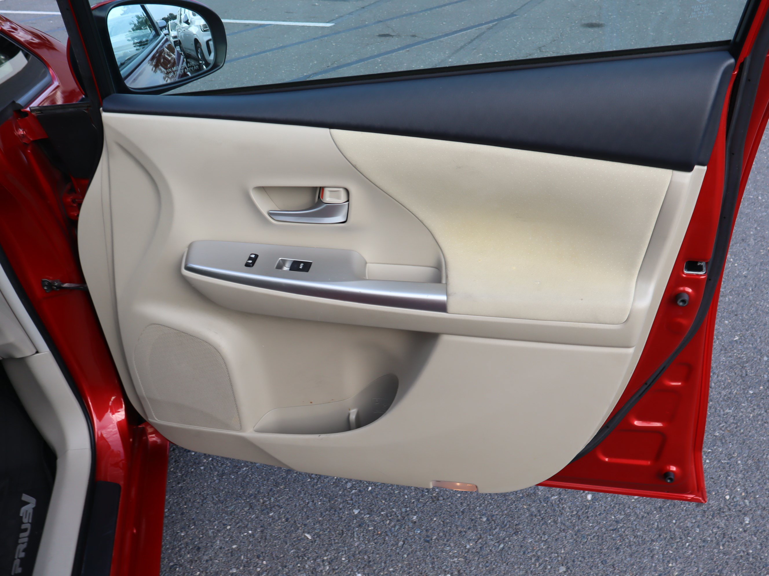Used 2014 Toyota Prius V Three FWD image 34