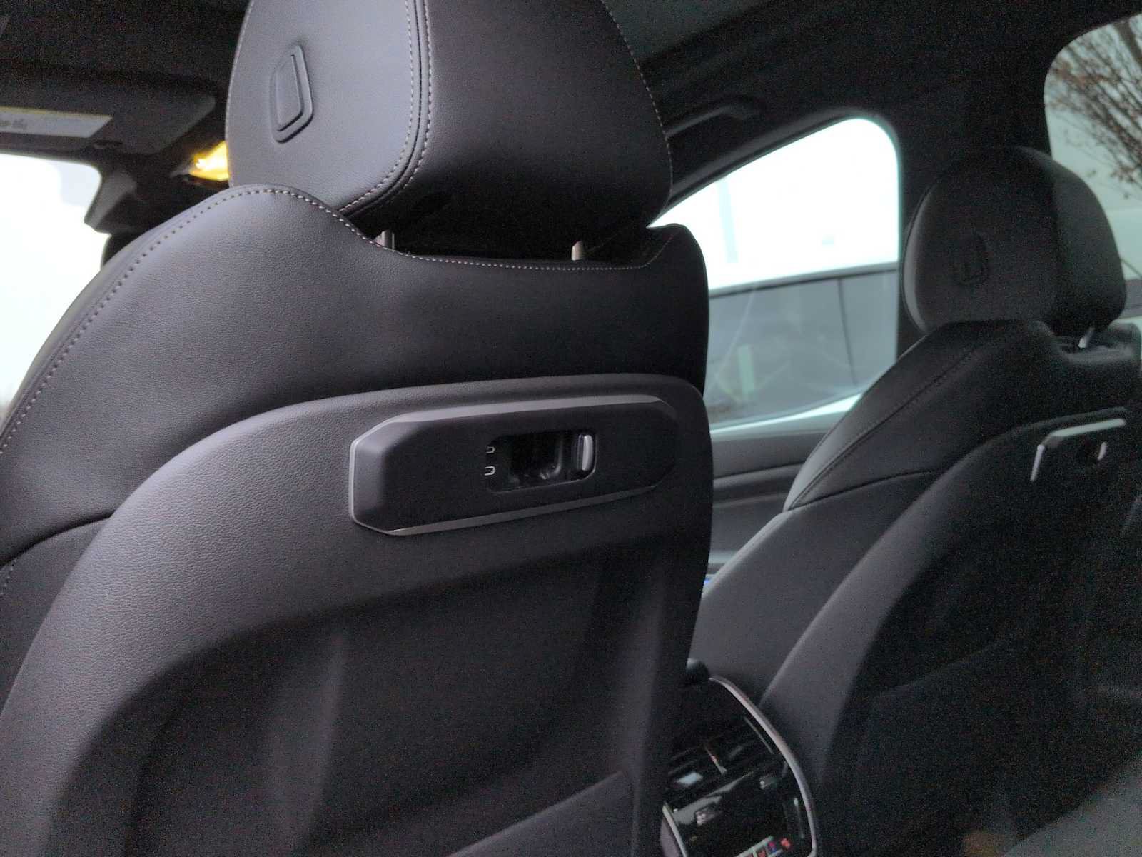 Used 2026 BMW X5 xDrive50e w/ M Sport Package AWD/4WD image 19