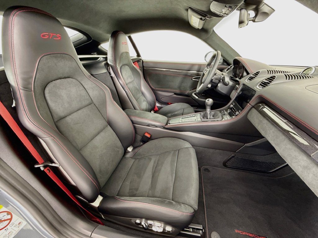 Certified 2025 Porsche 718 Cayman GTS RWD image 26