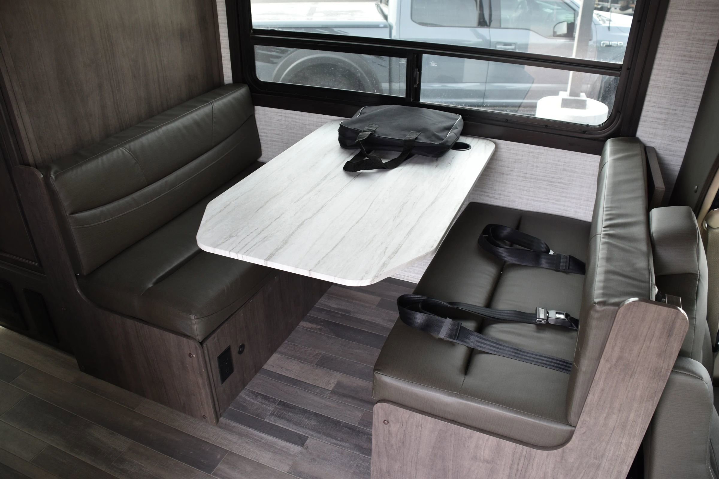 Used 2024 Ford E-450 and Econoline 450 Super Duty w/ Motorhome Prep Package RWD image 9