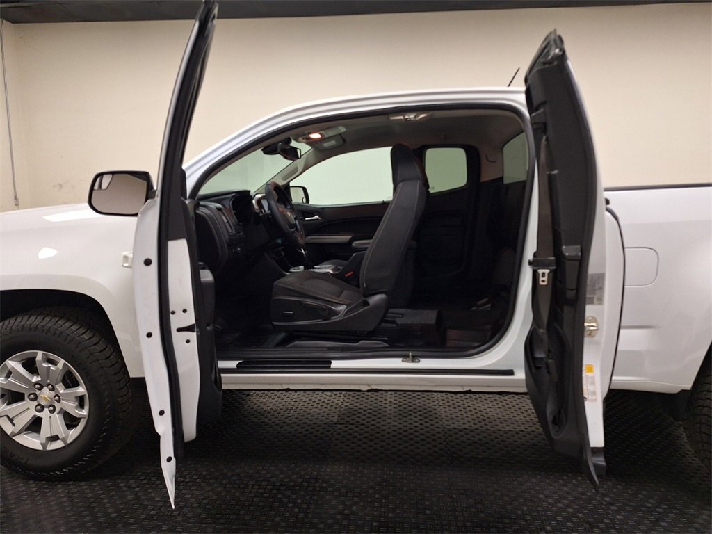 Used 2022 Chevrolet Colorado LT w/ Fleet Safety Package image 12