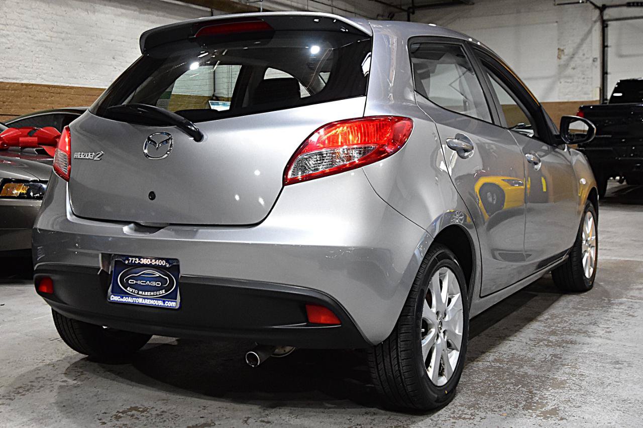 Used 2011 MAZDA MAZDA2 Touring FWD image 4