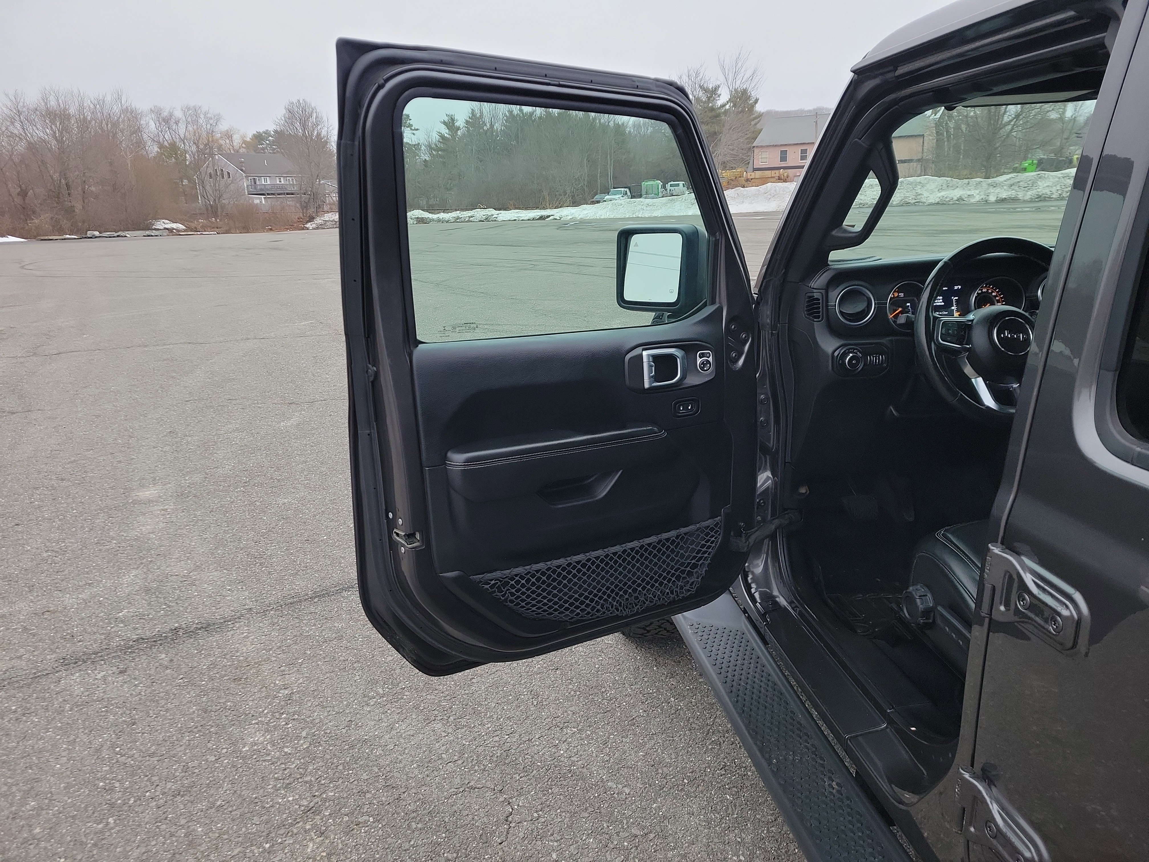 Used 2018 Jeep Wrangler Unlimited Sahara image 15