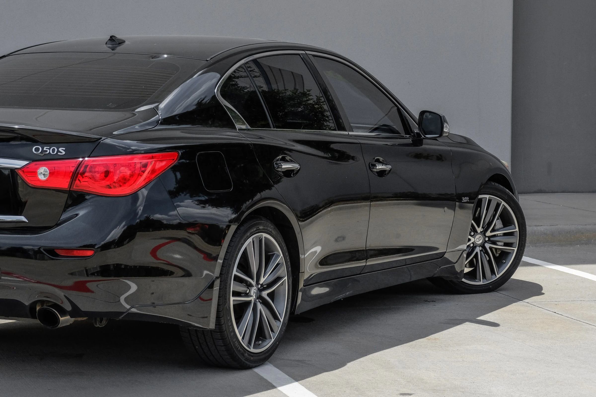 Used 2017 INFINITI Q50 Sport RWD image 6