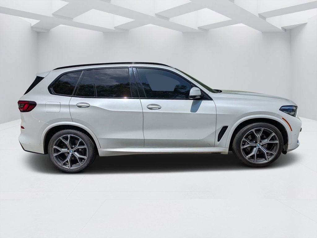 Used 2021 BMW X5 xDrive40i w/ M Sport Package AWD/4WD image 2
