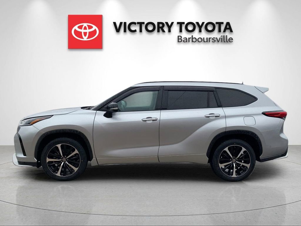 Used 2022 Toyota Highlander XSE image 2
