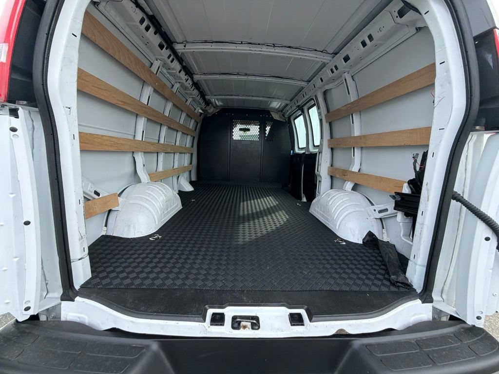 Used 2025 Chevrolet Express 2500 w/ Driver Convenience Package RWD image 11