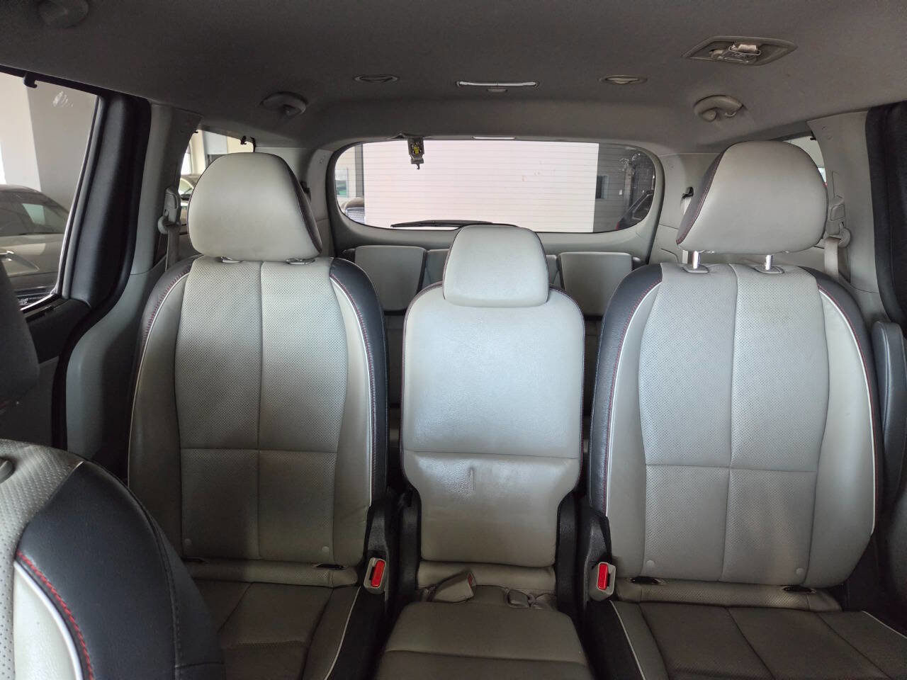 Used 2017 Kia Sedona EX image 33