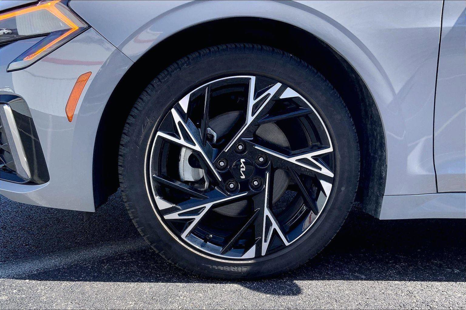 Used 2025 Kia K5 GT-Line w/ GT-Line Premium Package image 9