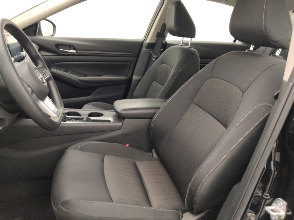 Used 2025 Nissan Altima 2.5 SV FWD image 17
